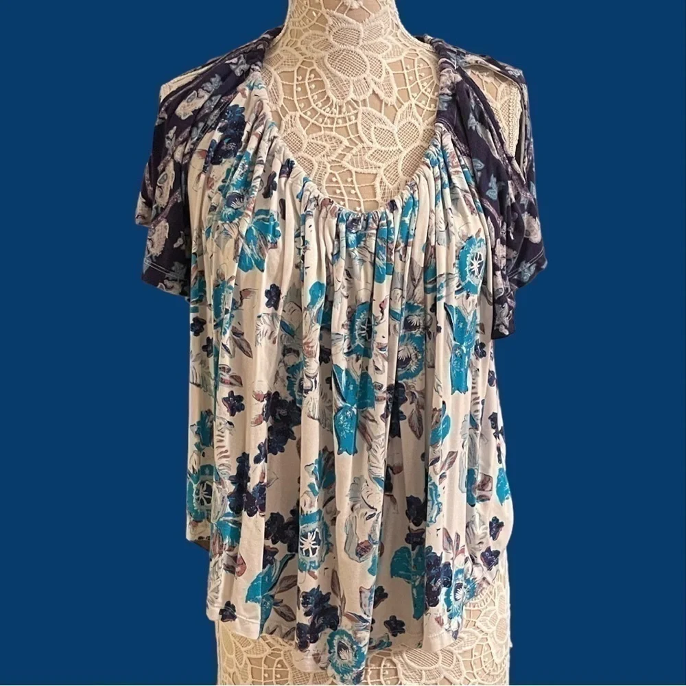 FREE People‎ flow cold shoulder blouse